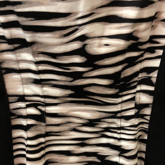 Elie Tahari Sleeveless Dress - Picture 8 of 8